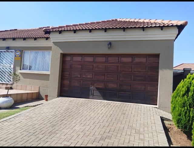 3 BEDROOM HOUSE TO LET IN TASBET PARK